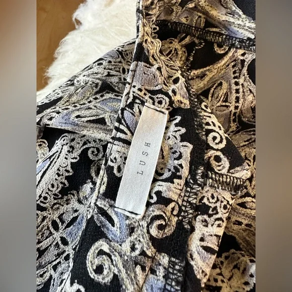 ✨ Flirty Short Circle Skirt - Deconstructed Paisley Print ✨ - Picture 10 of 11